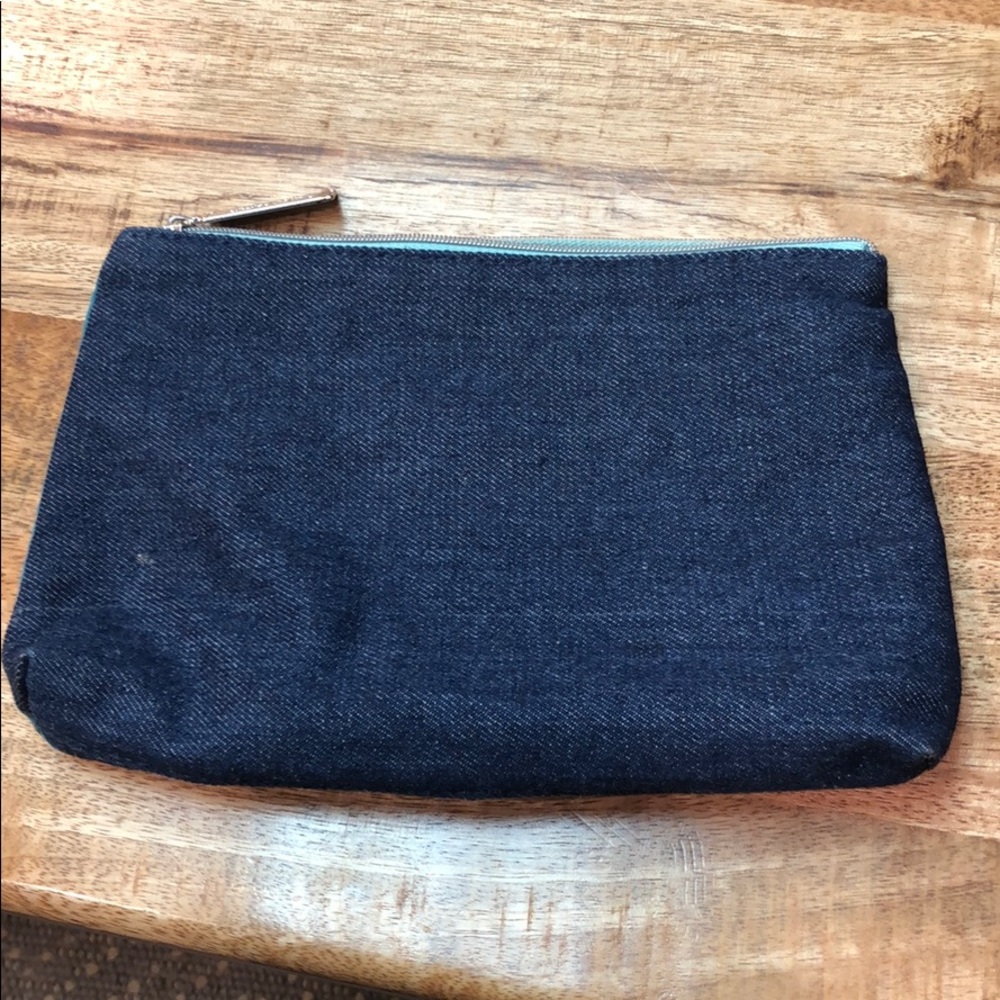 L’occitane Pouch - Picture 4 of 5